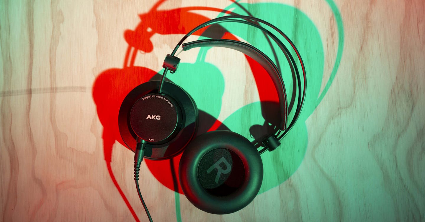 https://blog-dev.landr.com/wp-content/uploads/2019/06/AKG-K275-7.jpg